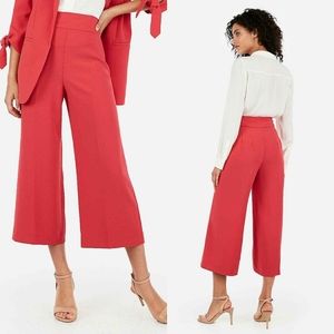 NWOT Express Red Cropped High Rise Culottes ❤️